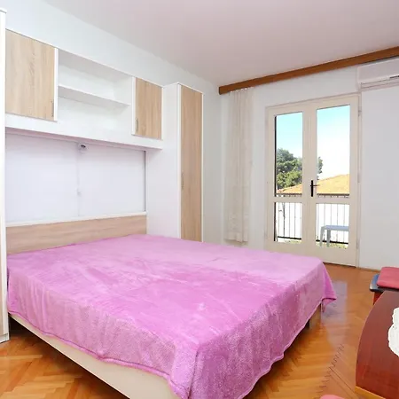Apartament With Parking Space Supetar, Brac - 16656 Supetar