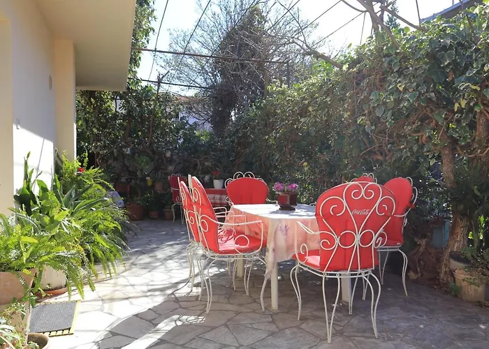 Apartman With Parking Space Supetar, Brac - 16656 Supetar