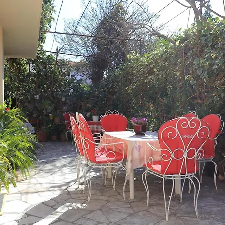 Apartment With Parking Space Supetar, Brac - 16656 Supetar